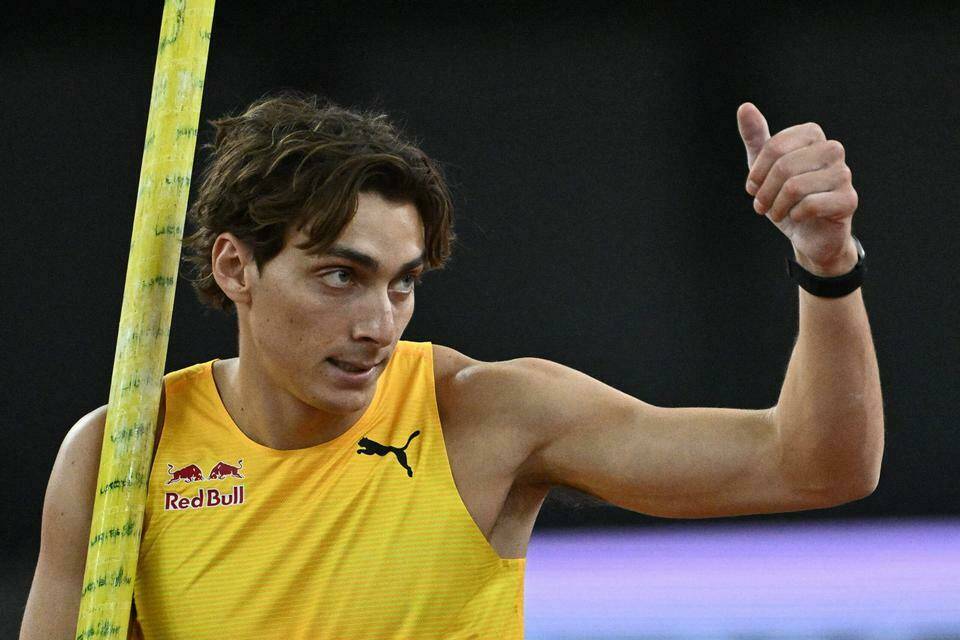 Armand Duplantis wallpaper for phone 