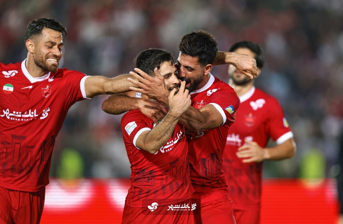گل اول پرسپولیس به ذوب آهن  گل اول پرسپولیس به ذوب آهن