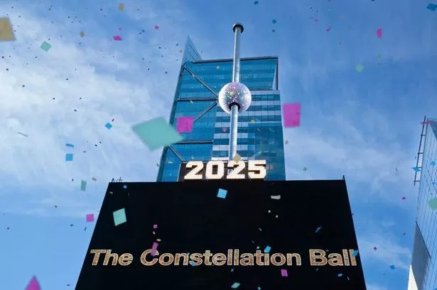 بزرگترین گوی کریسمس و سال نو