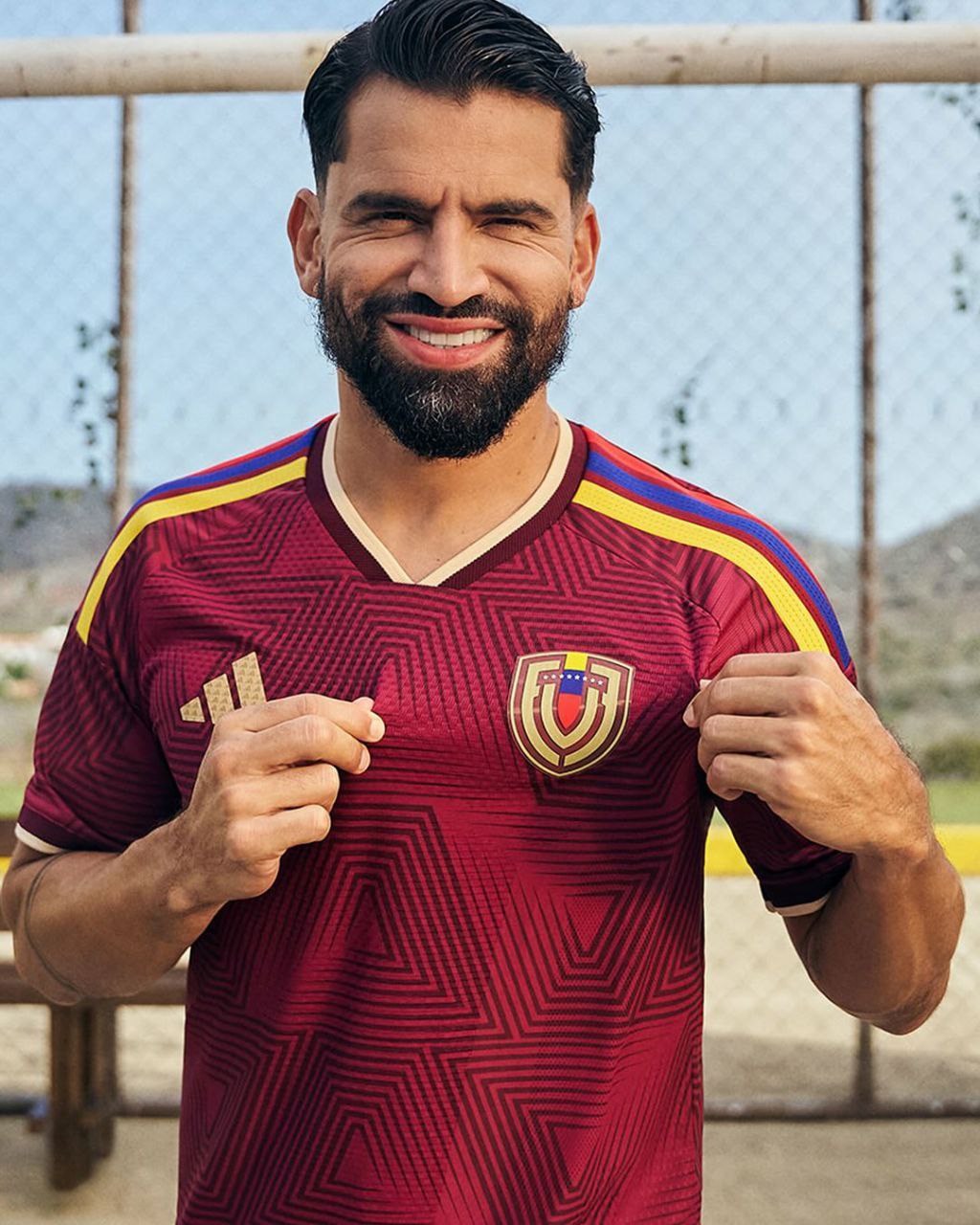 رونمایی آدیداس از کیت ونزوئلا برای جام جهانی 2026 رونمایی آدیداس از کیت ونزوئلا برای جام جهانی 2026