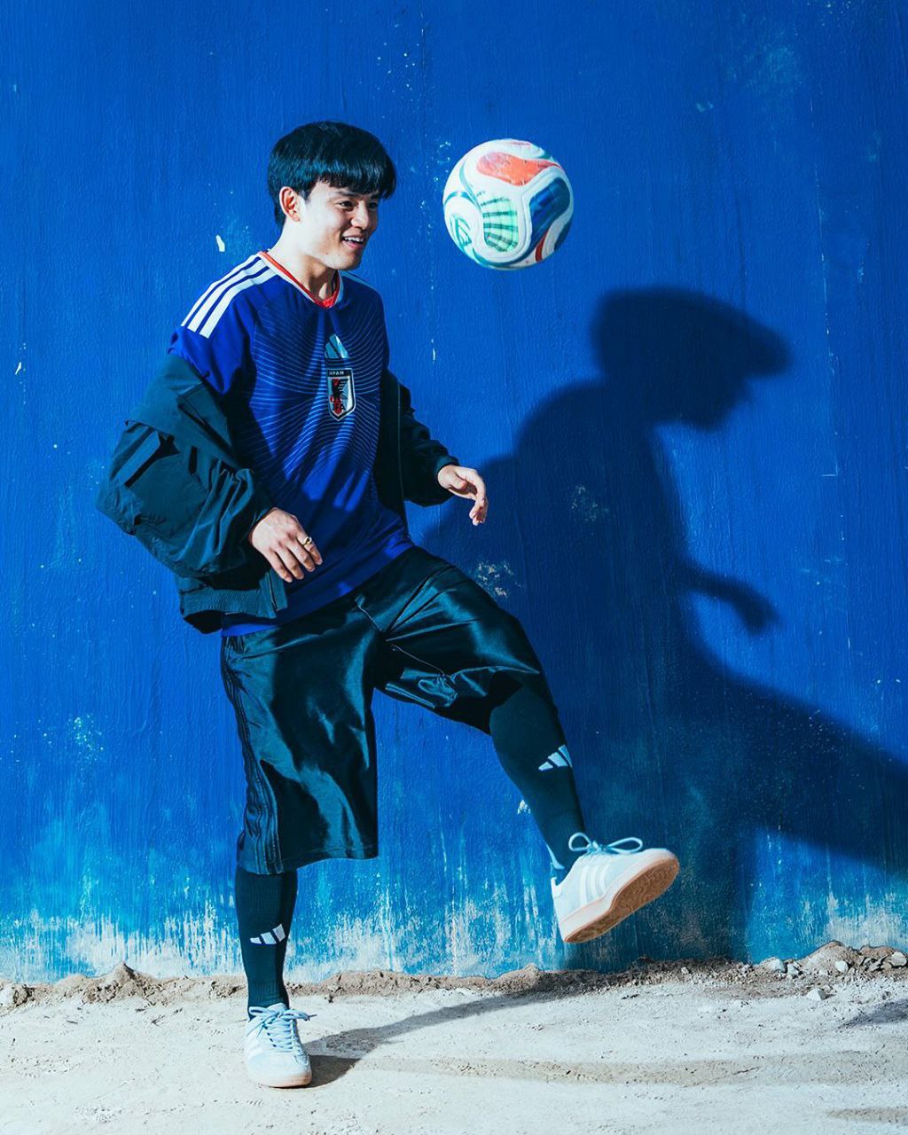 رونمایی آدیداس از کیت ژاپن برای جام جهانی 2026 رونمایی آدیداس از کیت ژاپن برای جام جهانی 2026