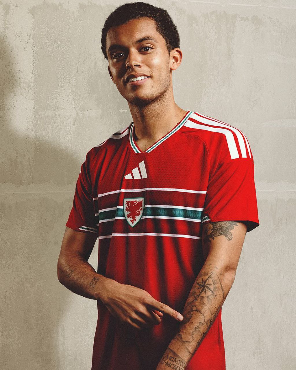 رونمایی آدیداس از کیت ولز برای جام جهانی 2026 رونمایی آدیداس از کیت ولز برای جام جهانی 2026