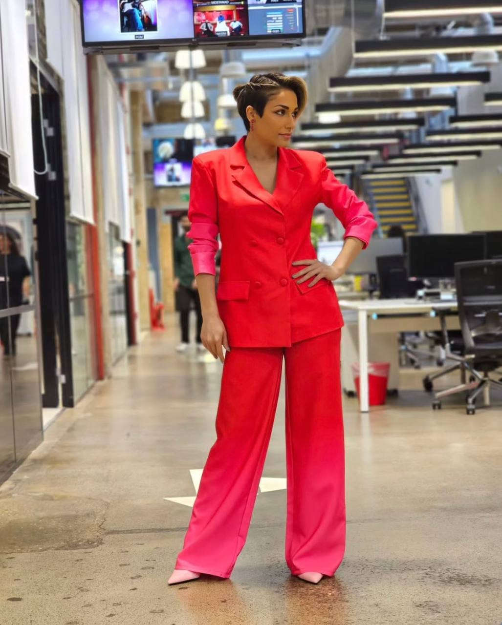 عکس رسمی آرزو علی زلفی منوتو عکس رسمی آرزو علی زلفی منوتو