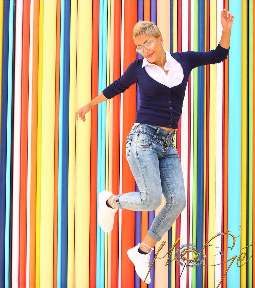 عکس آرزو علی زلفی مجری منوتو عکس آرزو علی زلفی مجری منوتو