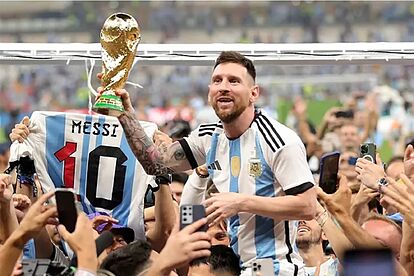 مجسمه ۲۰ متری مسی کجا ساخته شد مجسمه ۲۰ متری مسی کجا ساخته شد